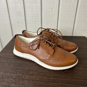Cole Haan Zerogrand Meritt Wing Tip Oxfords, size 8.